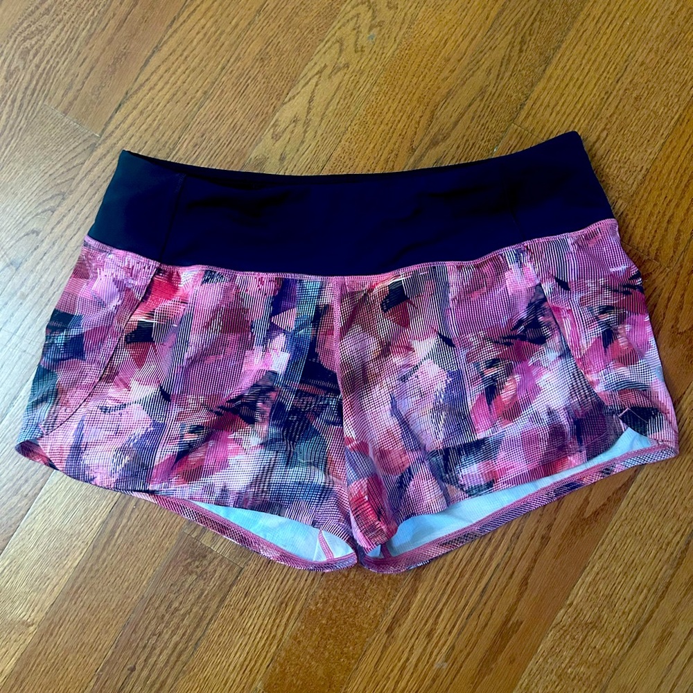 Lululemon Run Times Sun‎ Dazed Multi Pink Short II 4" Size 6